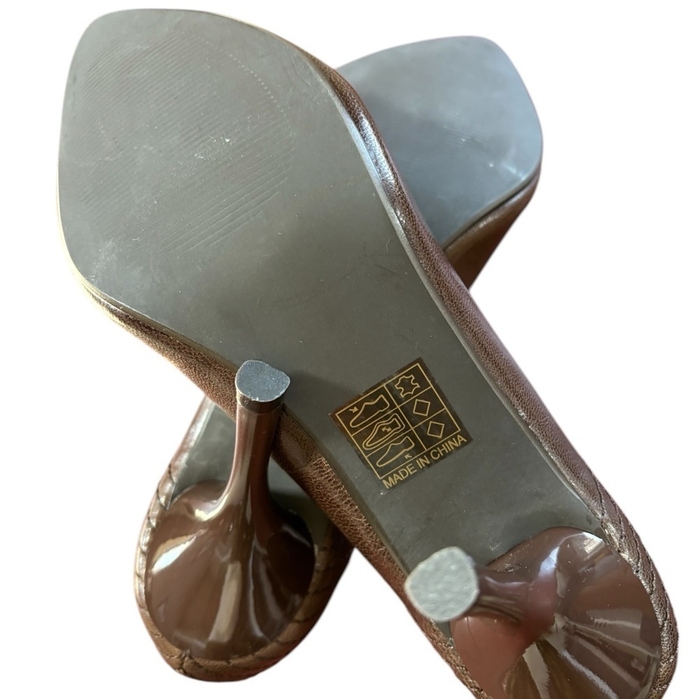 GUESS Ringtone Elegant Brown 2” Heels, Size 7 - Picture 9 of 10